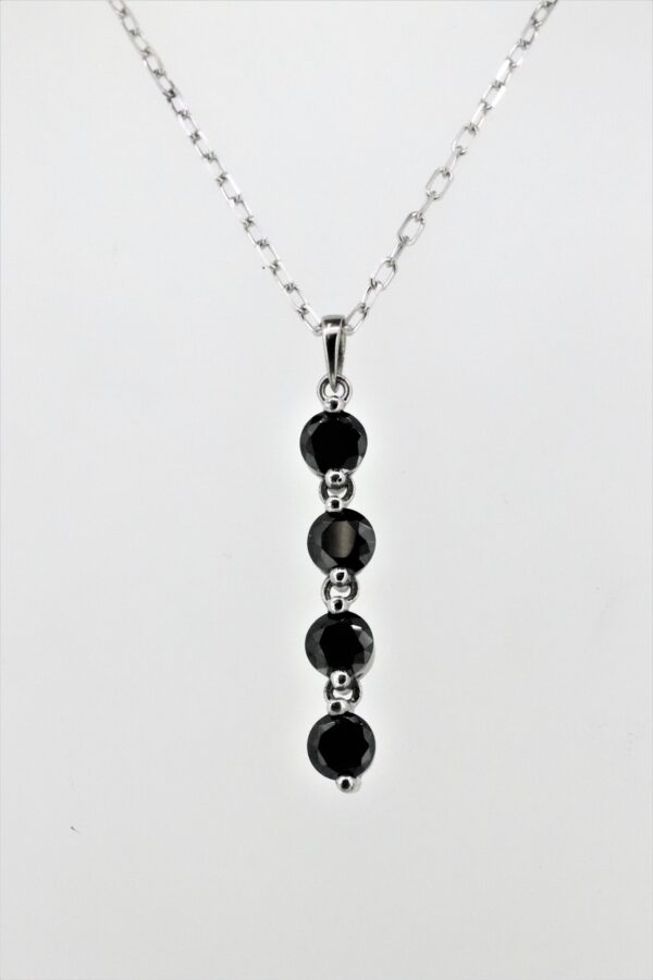 Collier Sterlingsilber  rhodiniert  mit geschliffenem Onyx