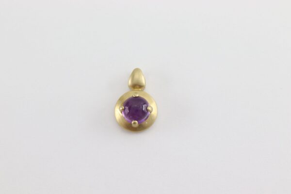 Anhänger in Gelbgold mattiert mit Amethyst