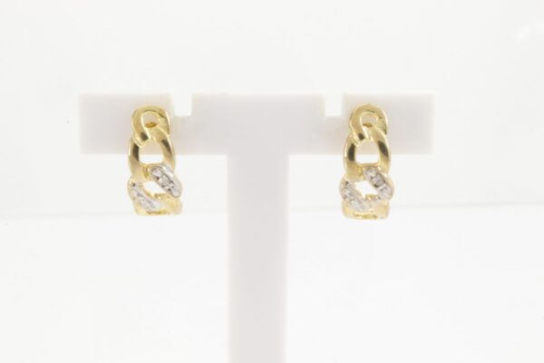 feine Ohrstecker in Gelbgold mit Diamant