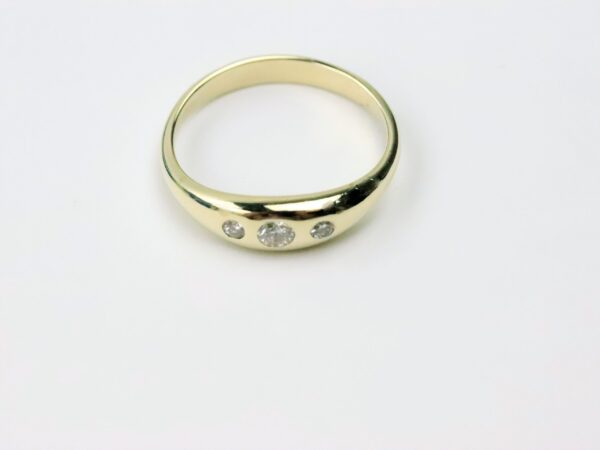 Ring in Gelbgold mit Diamanten – Bild 4