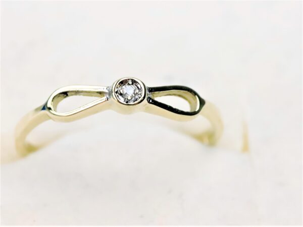 Ring  mit Diamant – Bild 2