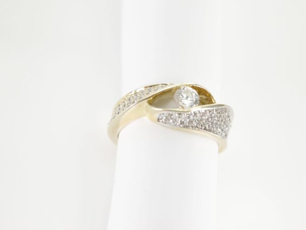 Ring in Gelbgold  mit Zirkonia