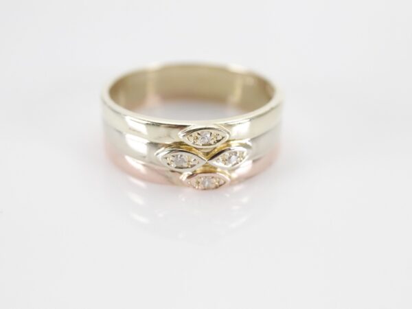 Ring  in Gelbgold mit Diamanten – Bild 3