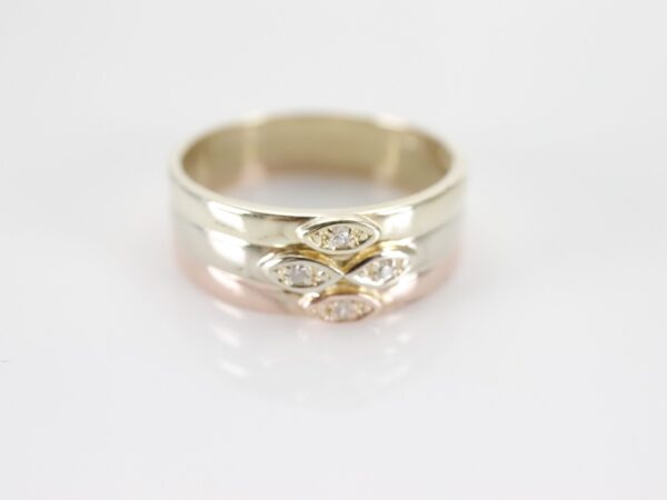 Ring  in Gelbgold mit Diamanten – Bild 4