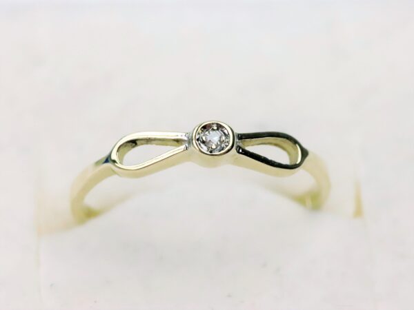 Ring  mit Diamant