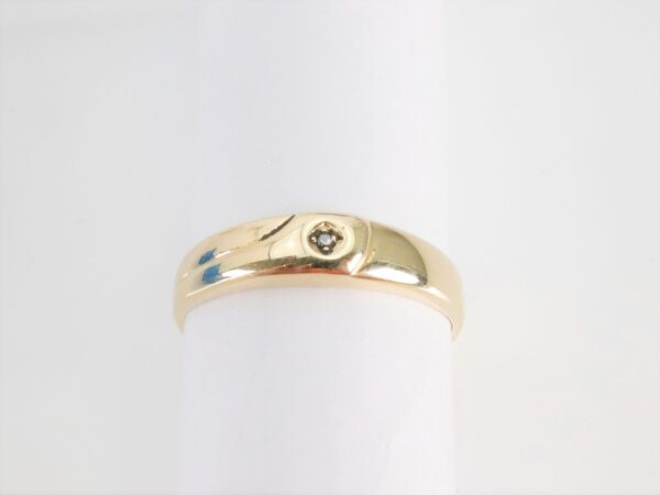 Ring  in Gelbgold mit Diamant – Bild 2