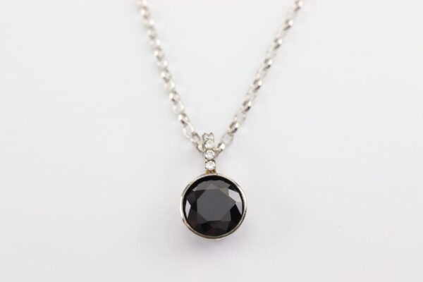 Collier  Sterlingsilber rhodiniert mit geschliffenem Onyx