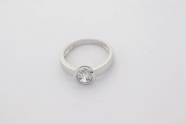 Ring in 925 Sterlingsilber rhodiniert  mit Zirkonia