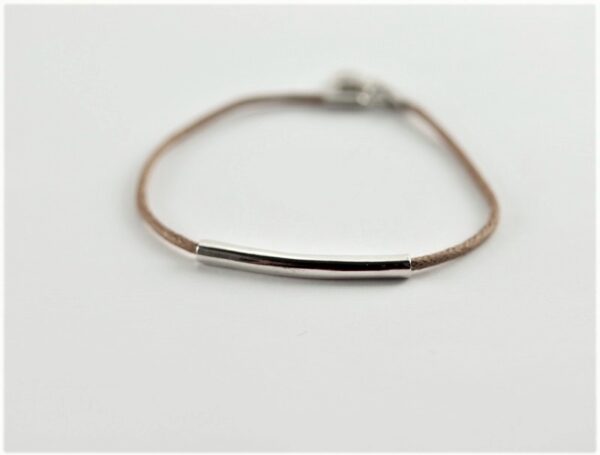 Armband in Sterlingsilber mit Lederband