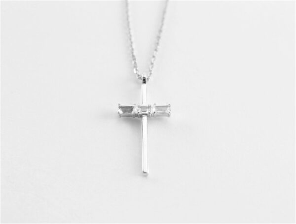 Collier mit Kreuz in Sterlingsilber rhodiniert