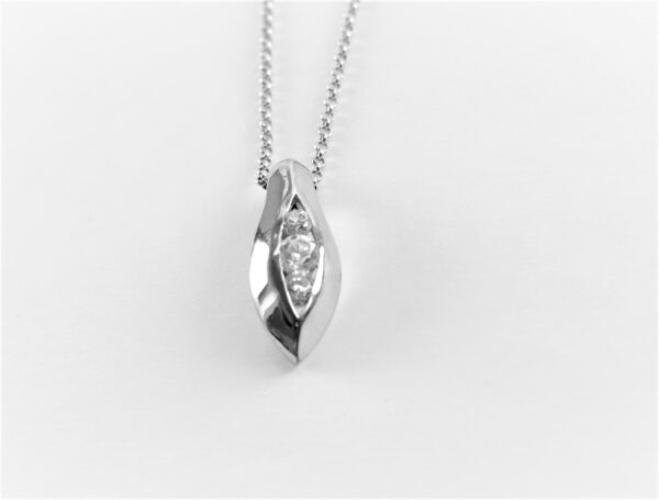 herrliches Collier in Sterlingsilber  rhodiniert