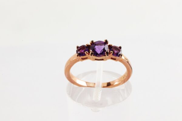 sehr feiner Ring in Sterlingsilber vergoldet mit Amethyst