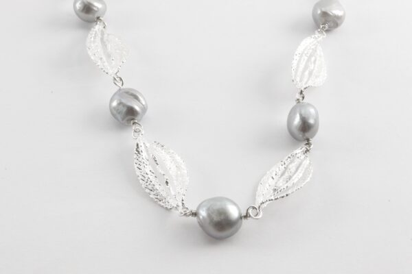 Feines Collier in Sterlingsilber mit einer Perle