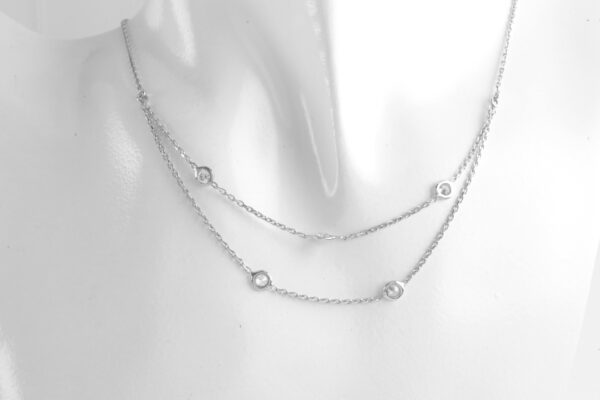 feines Collier in Sterlingsilber rhodiniert mit Zirkonia